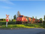 CN 3888 leads 402 at Riviere-Hatée